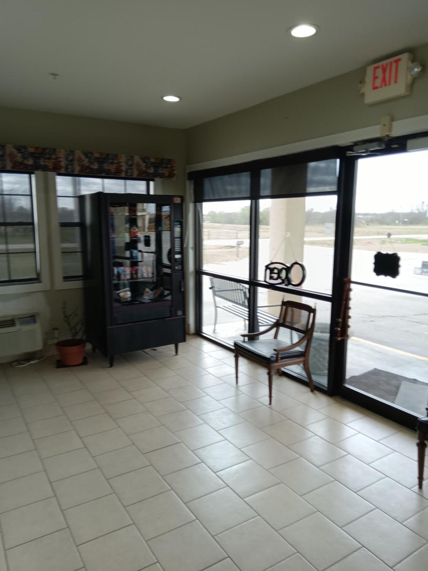 Hiway Inn Express Coalgate エクステリア 写真